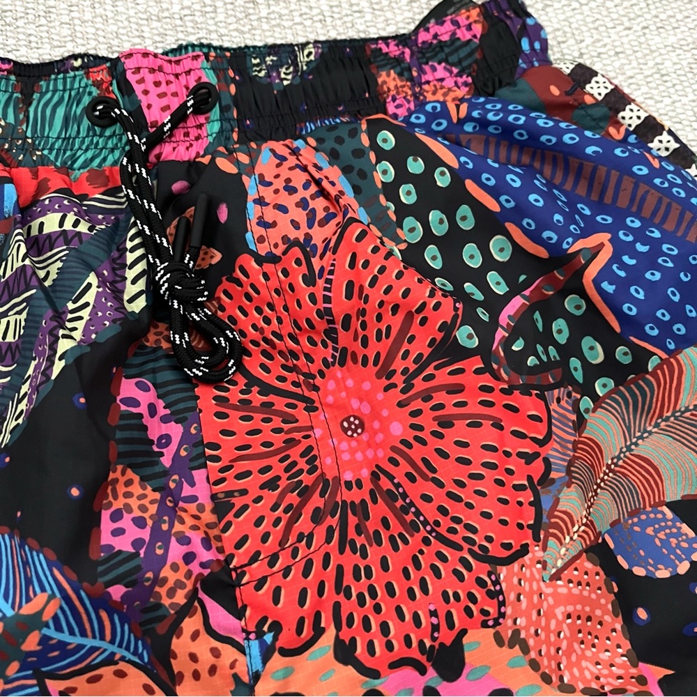 FARM Rio Multicolor Tropical Print Shorts - Picture 3 of 8